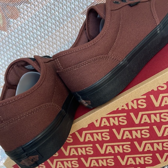 Vans WMNS Atwood
Mixed Canvas Root Beer
VN0A327LHCV
Sneakers - Picture 15 of 16